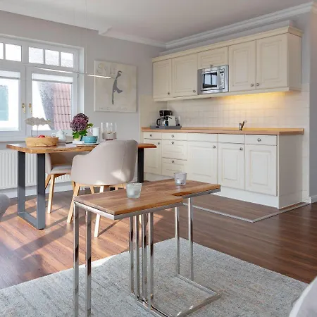 Haus-berthin-bleeg-app-3 公寓 *